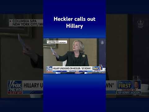 Read more about the article Hillary Clinton UNLEASHES on heckler: ‘Sit down!’ #shorts