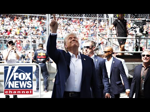 Read more about the article Trump salutes during national anthem at F1 Miami Grand Prix